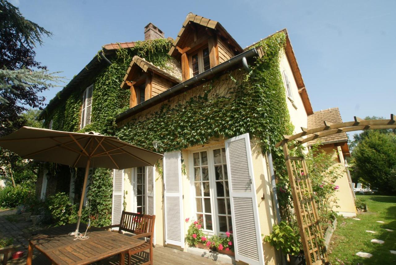 Bed and Breakfast Le Cèdre Bleu Grosrouvre Esterno foto