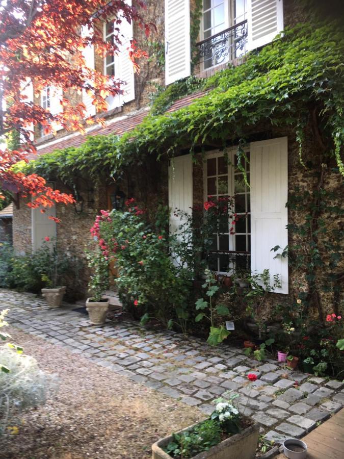 Bed and Breakfast Le Cèdre Bleu Grosrouvre Esterno foto
