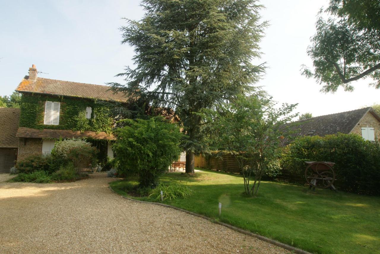 Bed and Breakfast Le Cèdre Bleu Grosrouvre Esterno foto