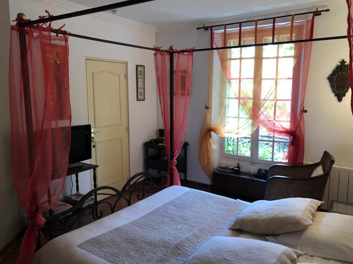 Bed and Breakfast Le Cèdre Bleu Grosrouvre Esterno foto